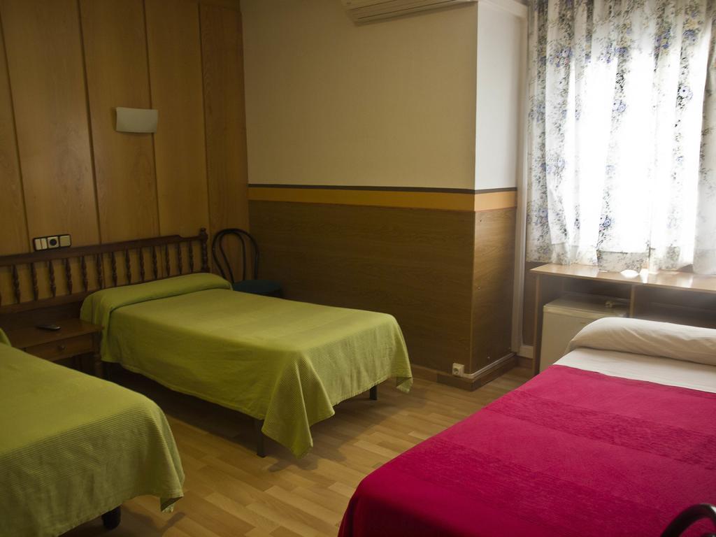 Hostal Lizana Huesca Zimmer foto